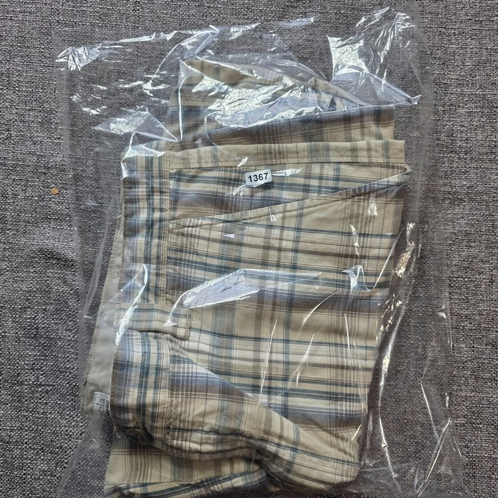 Columbia Shorts Men's Size 36 Tan Blue Plaid 100% Cotton Flat Front